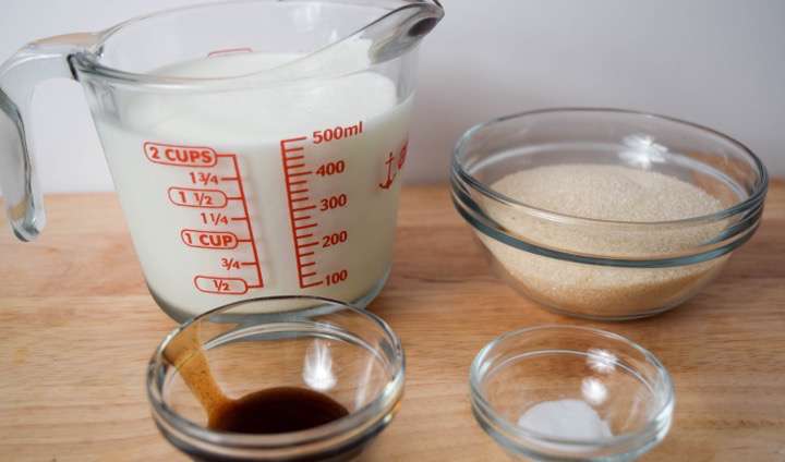 Ingredients for dulce de leche: milk, sugar, vanilla, and baking soda.