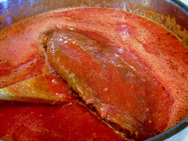 Spaghetti sauce with chuck roast.