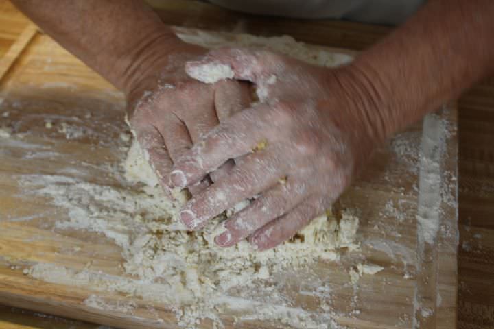 Working pasta dough