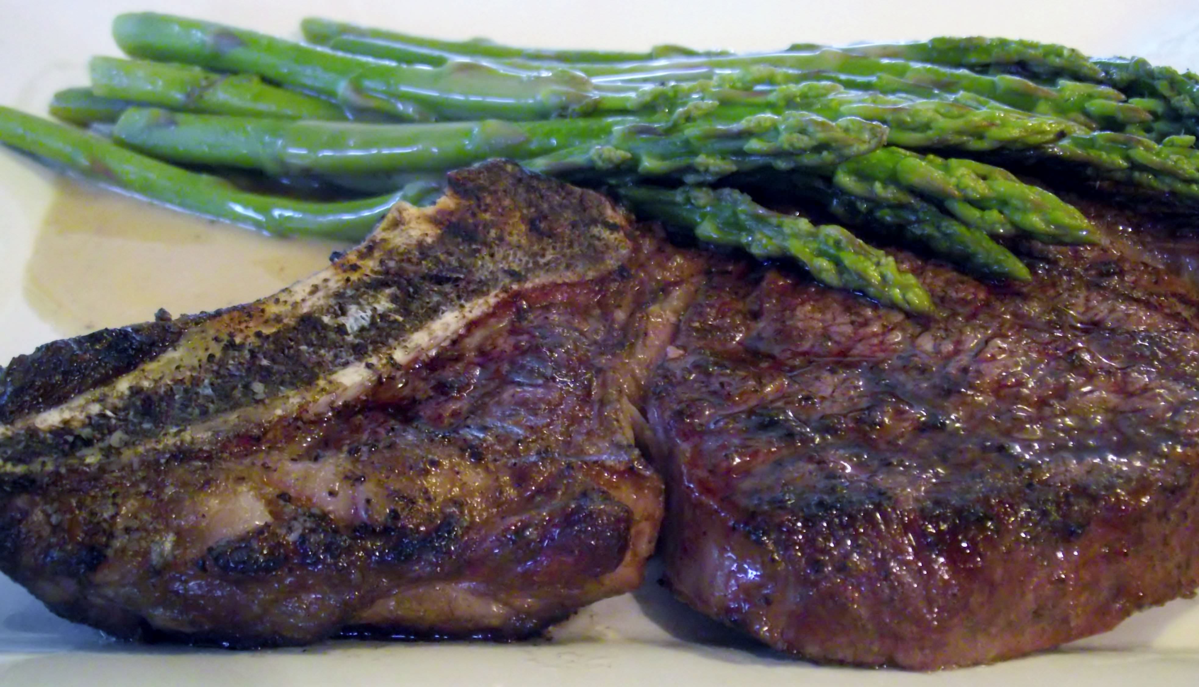 Grilled beef ribeye, sautee asparagus, and beurre blanc.