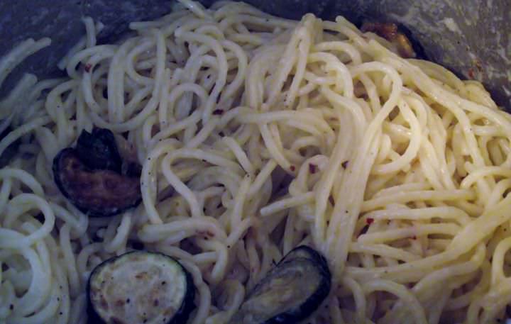 Zucchini pasta in the pot.