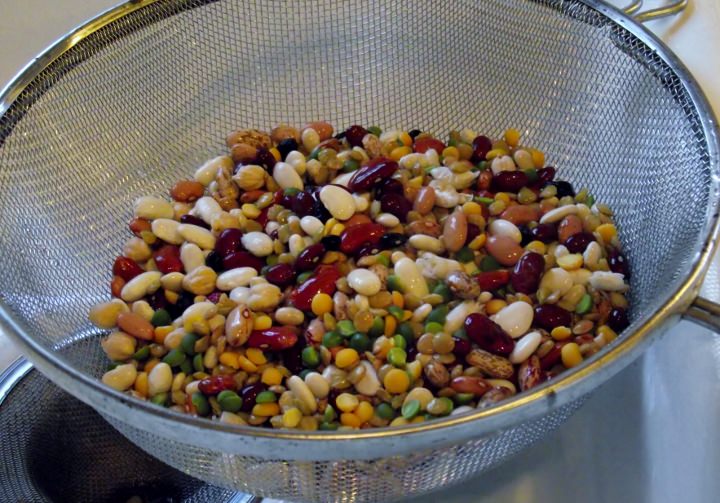 Beans in a strainer after rinsing.