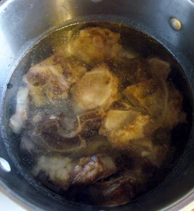 Blanching beef bones