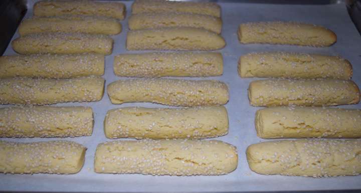 Anise sesame seed cookies.