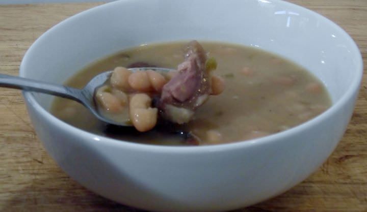 Easy baked beans in a bowl.