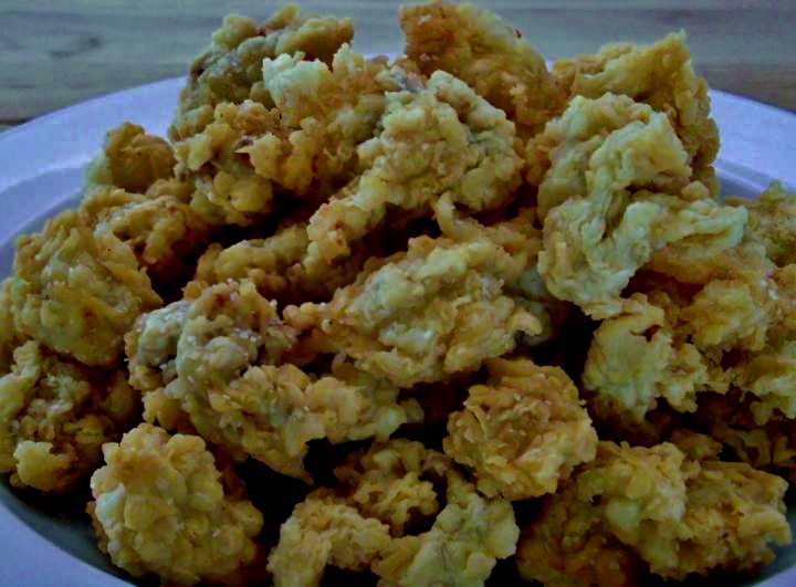 Fried calamari in a bowl.