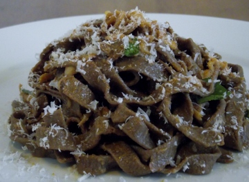 Chicken Ragù With Chocolate Pasta