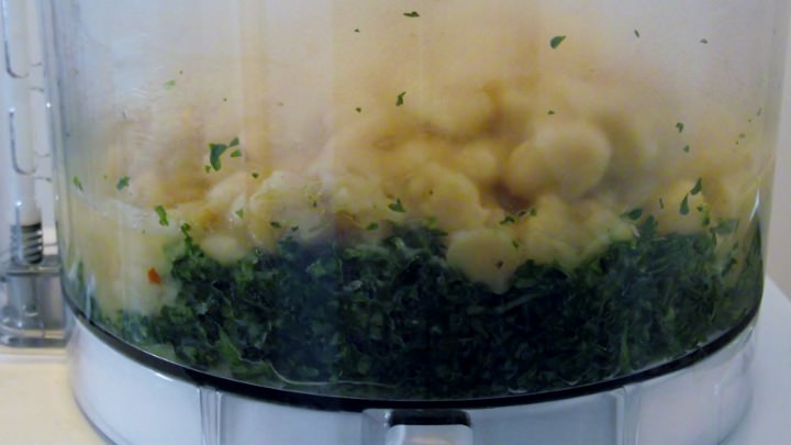 Beans, parsley and lemon juice in a food processor.