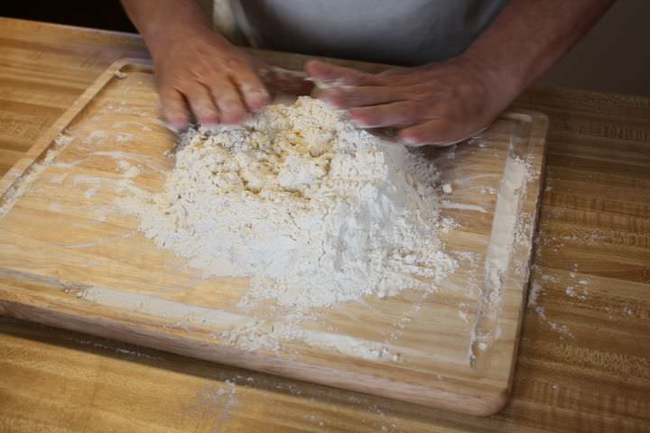 Working pasta dough