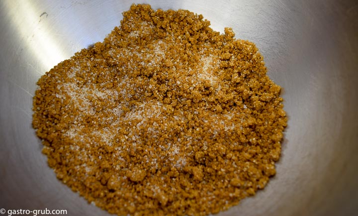 Mixing the sugar and spices for the filling.