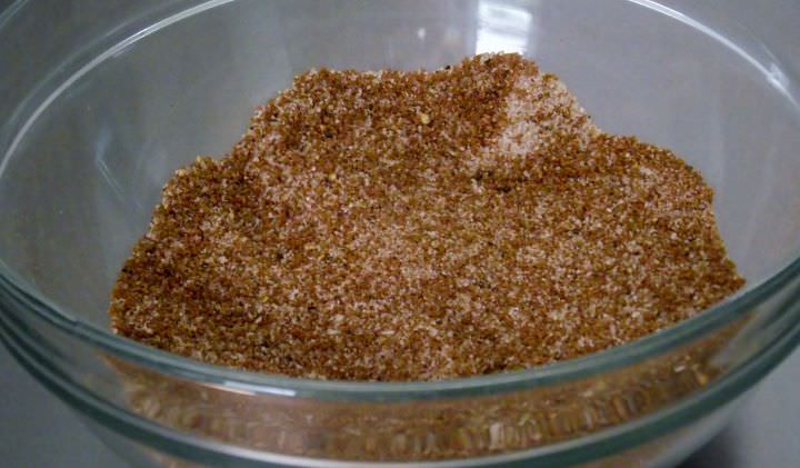 Meat rub or dry rub seasoning.