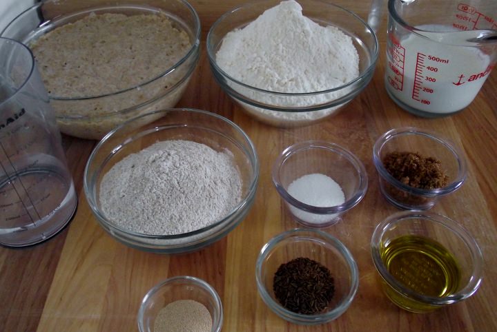 Ingredients for rye bread.
