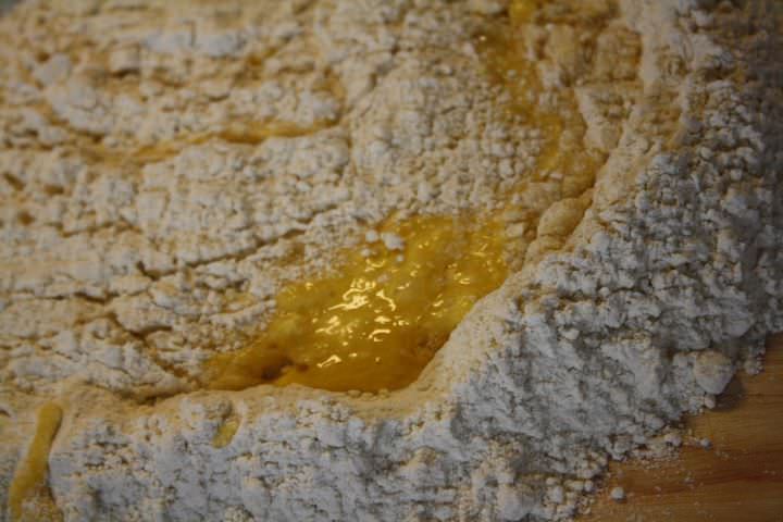 Working pasta dough